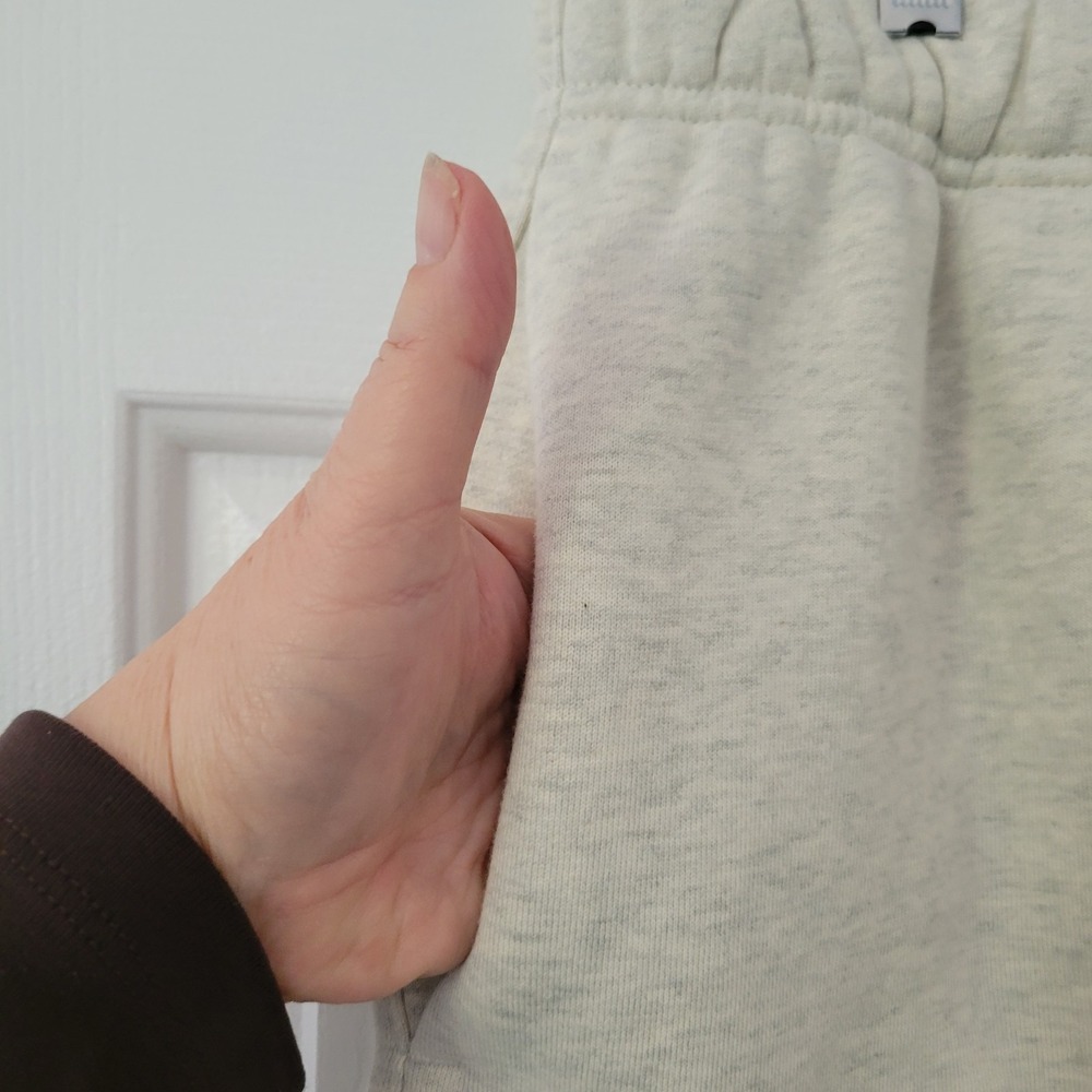 Fear Of God Essentials FOG Flare Sweatpants Mens Large Cream Oatmeal NWOT - Picture 9 of 10